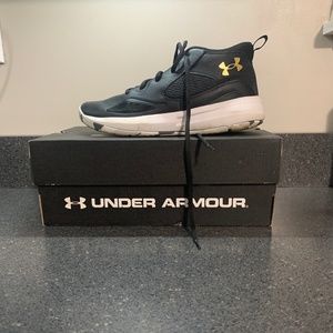 Under armour youth basketball shoes